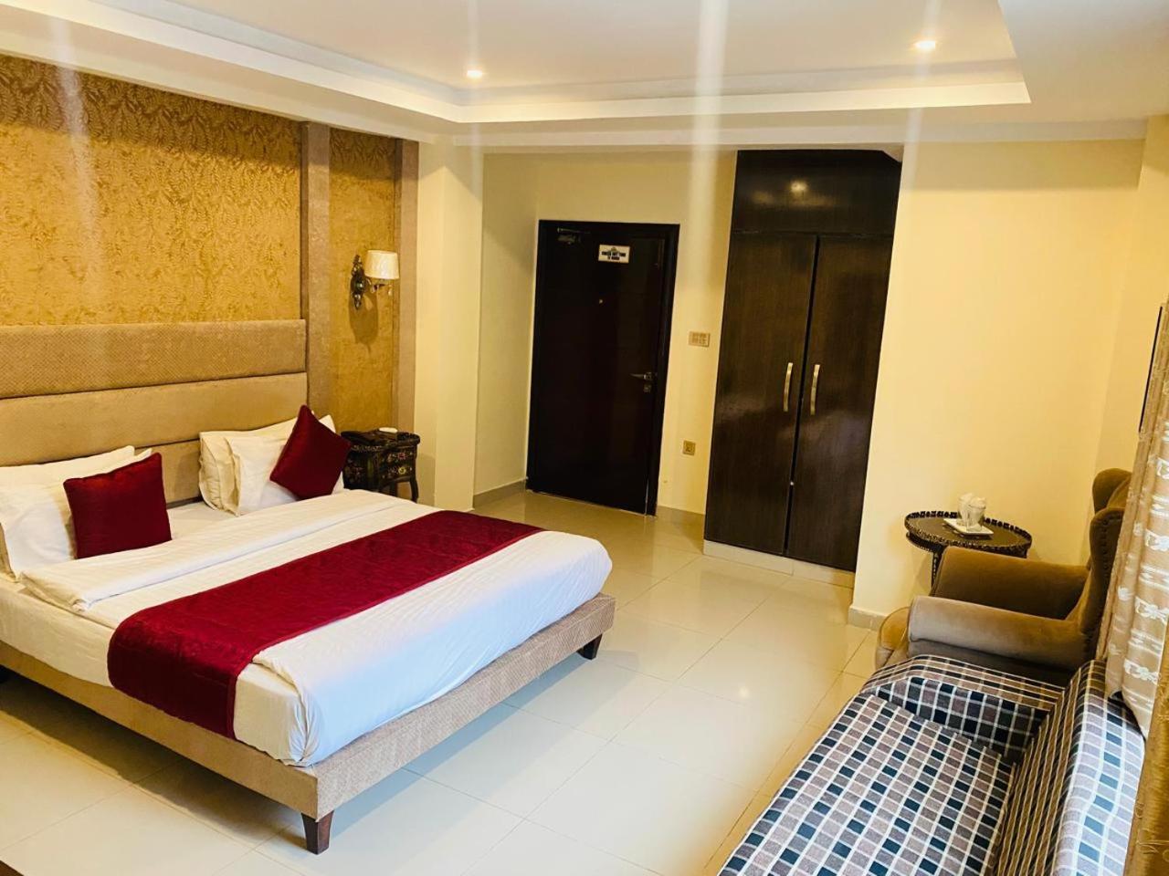 Manila Heights Hotel Naran Zewnętrze zdjęcie